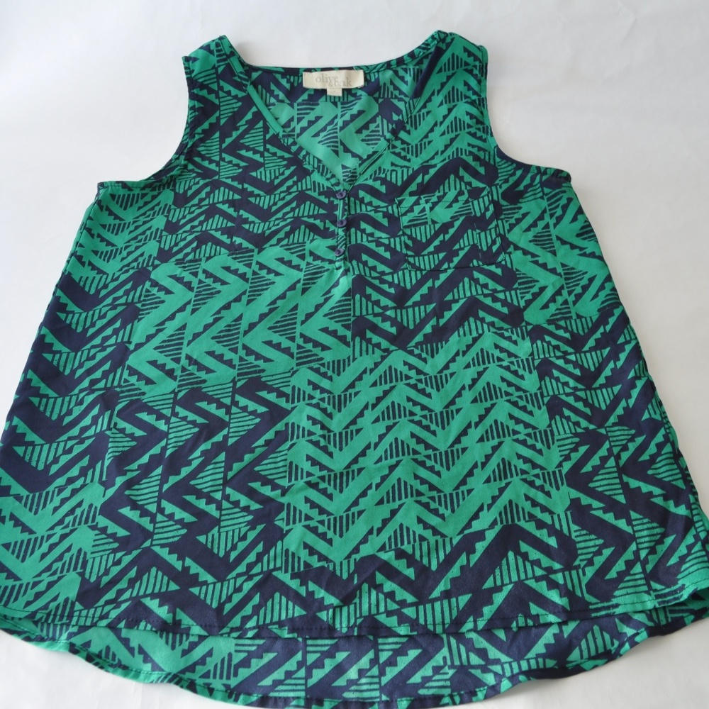 Olive & Oak Sleeveless Blouse